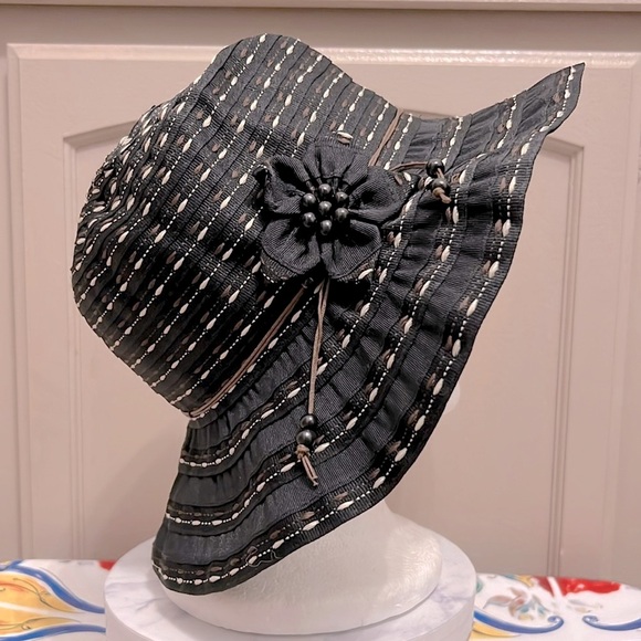 Sun ‘N’ Sand- Posable Brim Sun /Shade Hat w/ Beaded Flower Trim-Packable-OS - Picture 1 of 6
